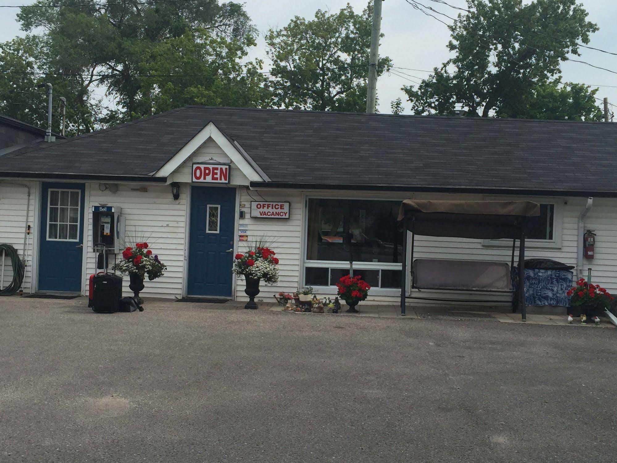 New Rockland Motel Bobcaygeon Exterior foto